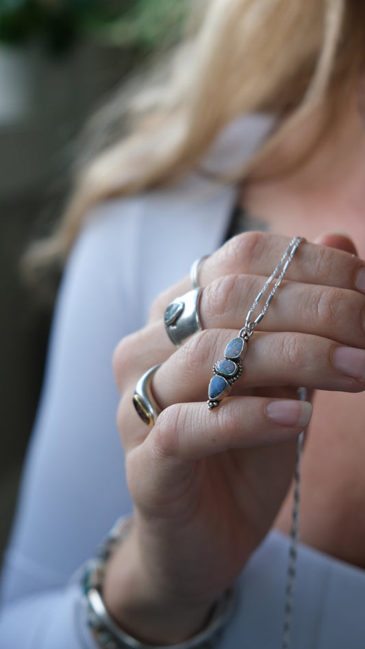 Flashy Opal Pendant Necklace